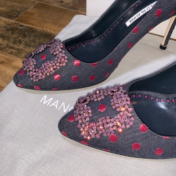 New Manolo Blahnik Hangisi Jacquard Denim Pumps - Picture 2 of 8